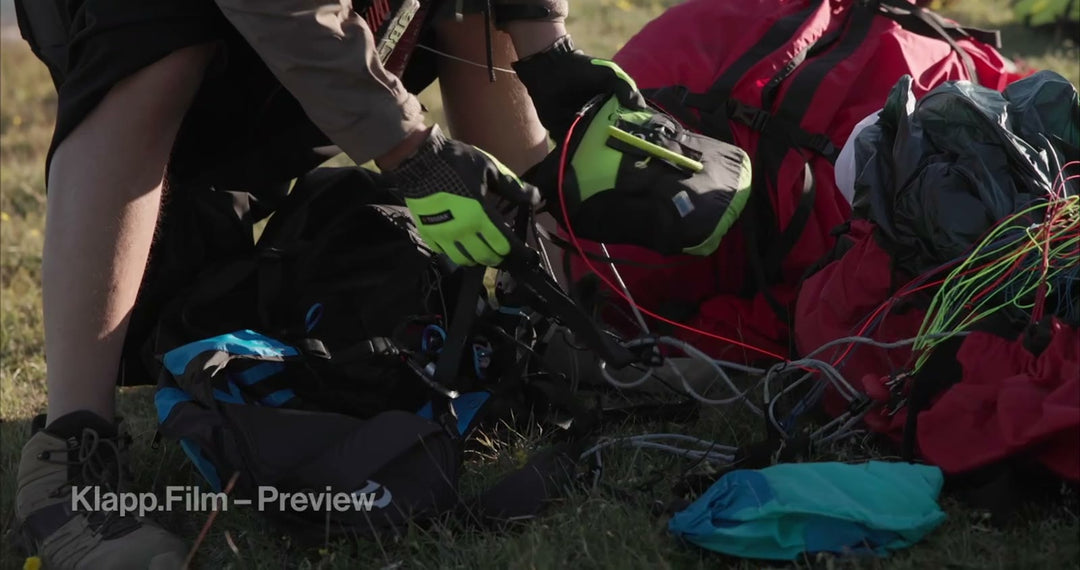 KF-MT2-0089 stock footage thumbnail